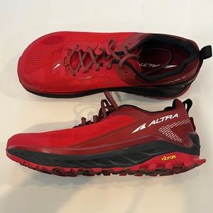 Altra running shoes Olympus 4 size 12 Red